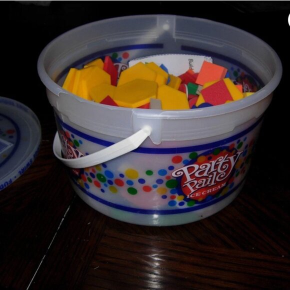 Small Bucket Of Pattern Blocks Shapes For Learning Homeschool - Picture 2 of 5